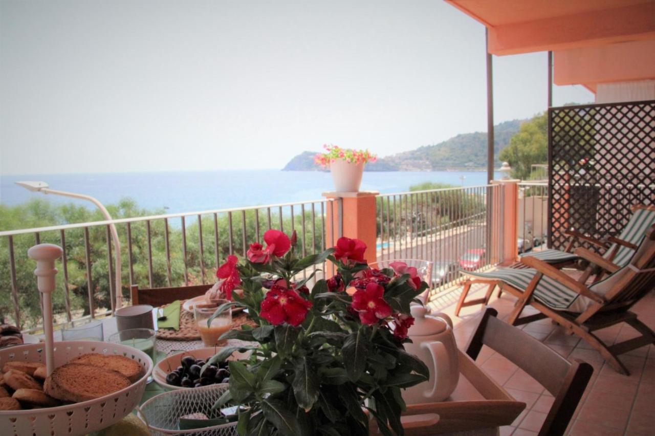 Poseidone Sea Apartment Taormina Mazzeo Buitenkant foto