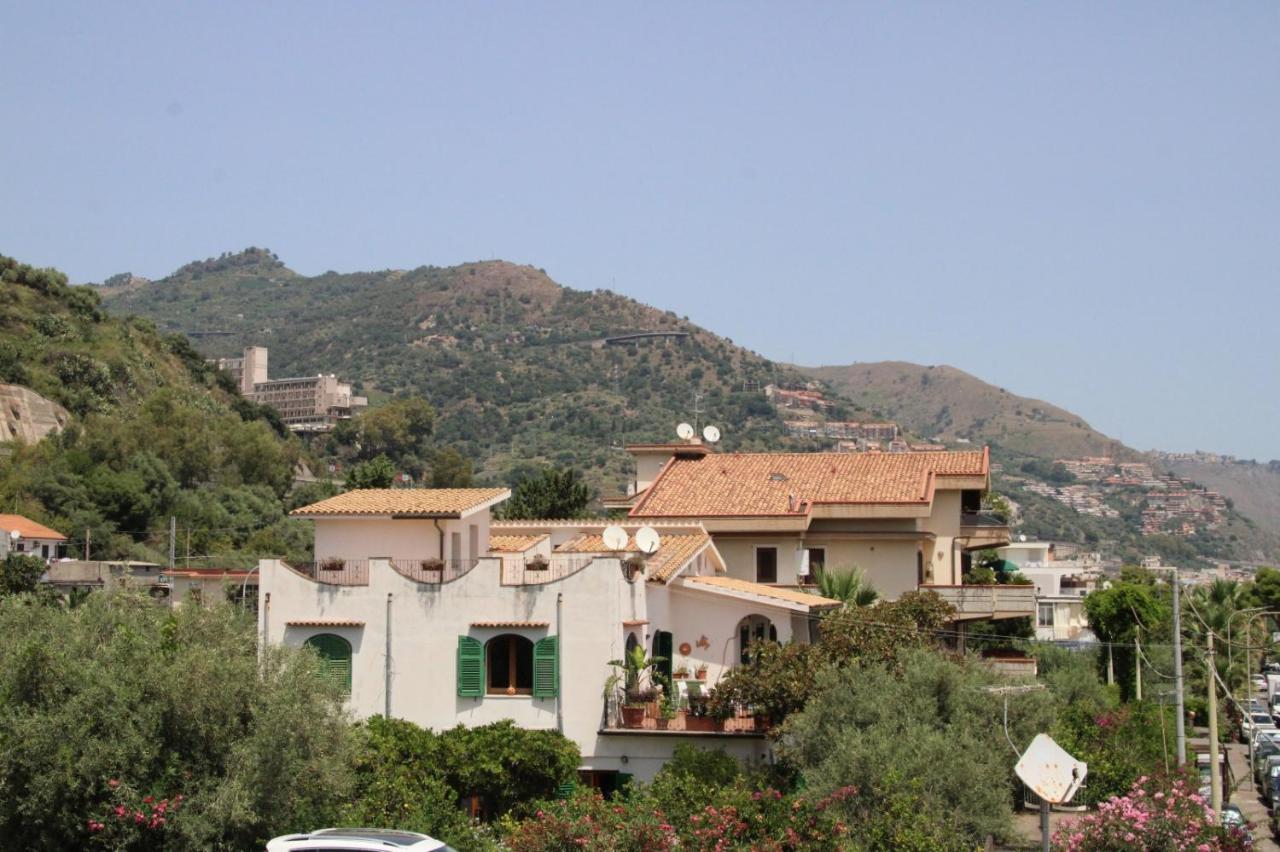 Poseidone Sea Apartment Taormina Mazzeo Buitenkant foto