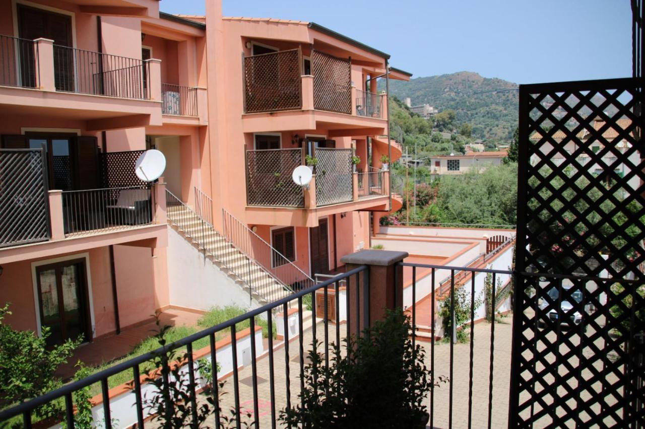 Poseidone Sea Apartment Taormina Mazzeo Buitenkant foto