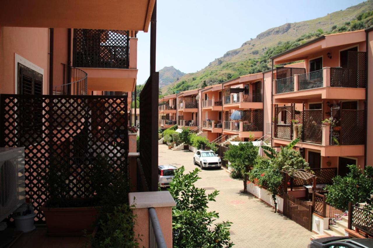 Poseidone Sea Apartment Taormina Mazzeo Buitenkant foto