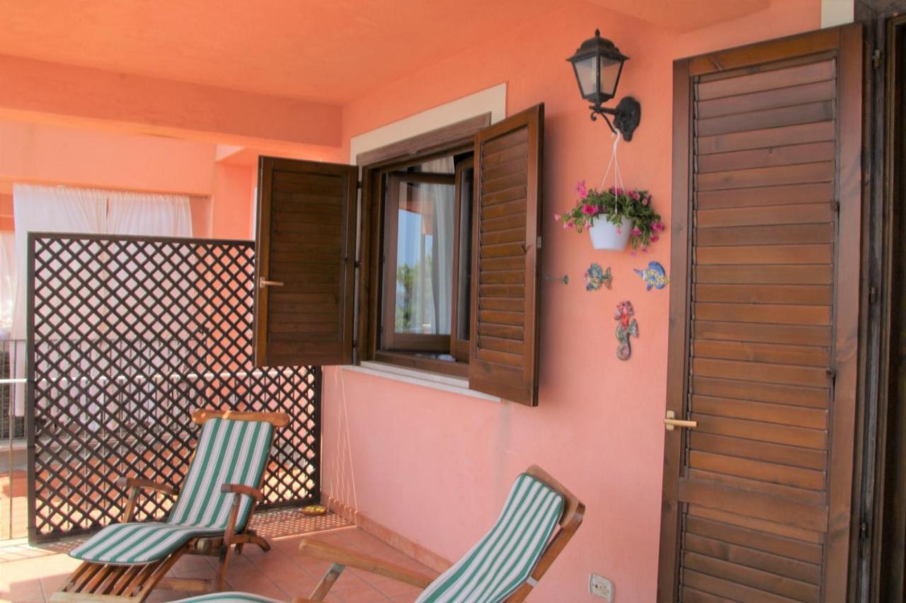 Poseidone Sea Apartment Taormina Mazzeo Buitenkant foto