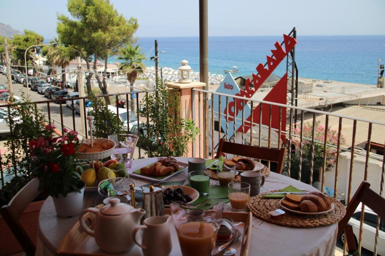 Poseidone Sea Apartment Taormina Mazzeo Buitenkant foto